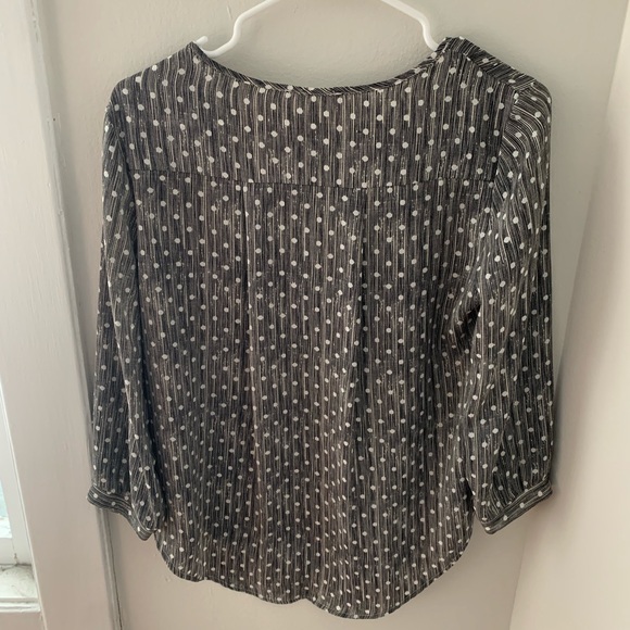 Women’s blouse size medium from Nordstrom’s - Picture 3 of 7
